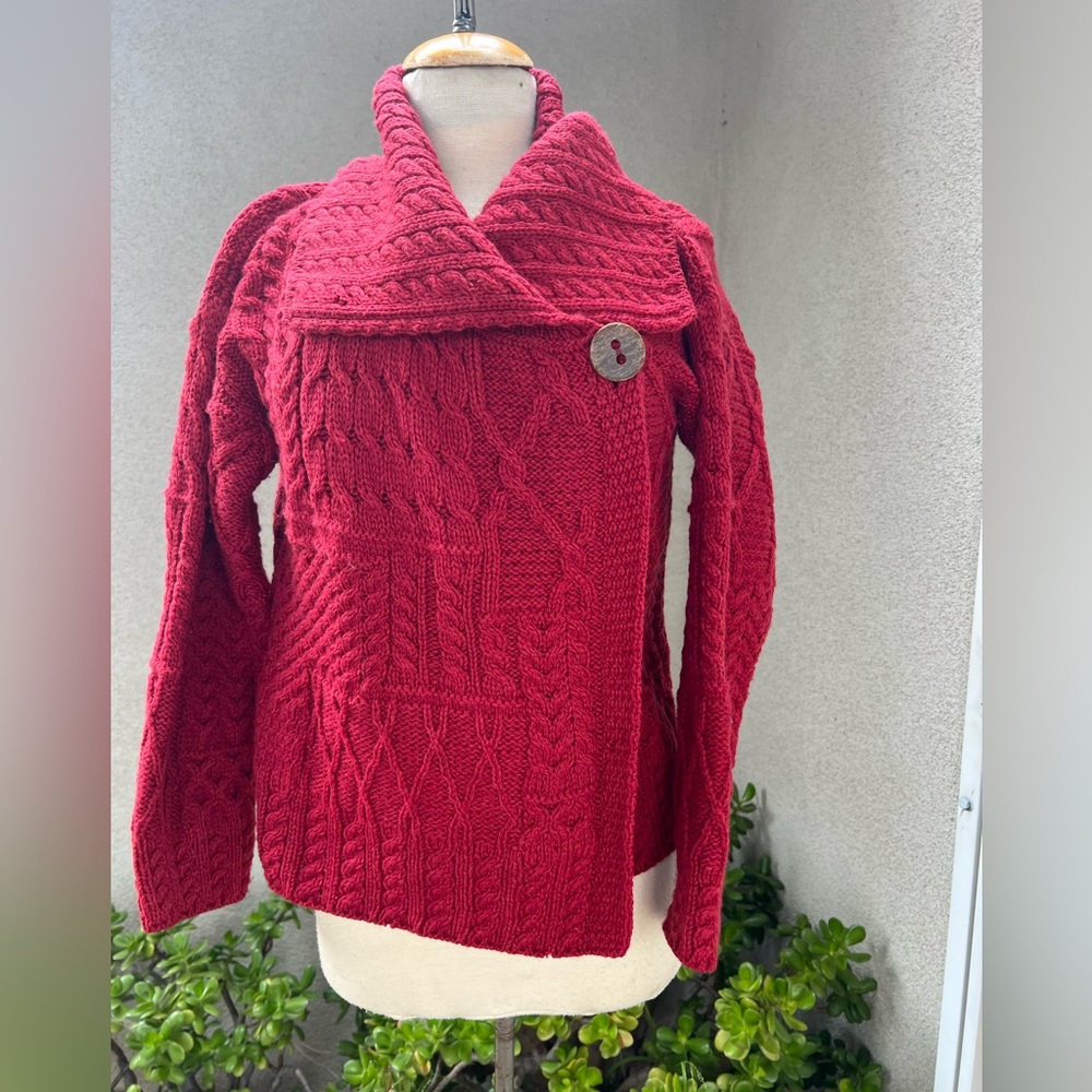 Vintage Irish wool knit cardigan sweater cranberry Sz S by Carraig Donn
